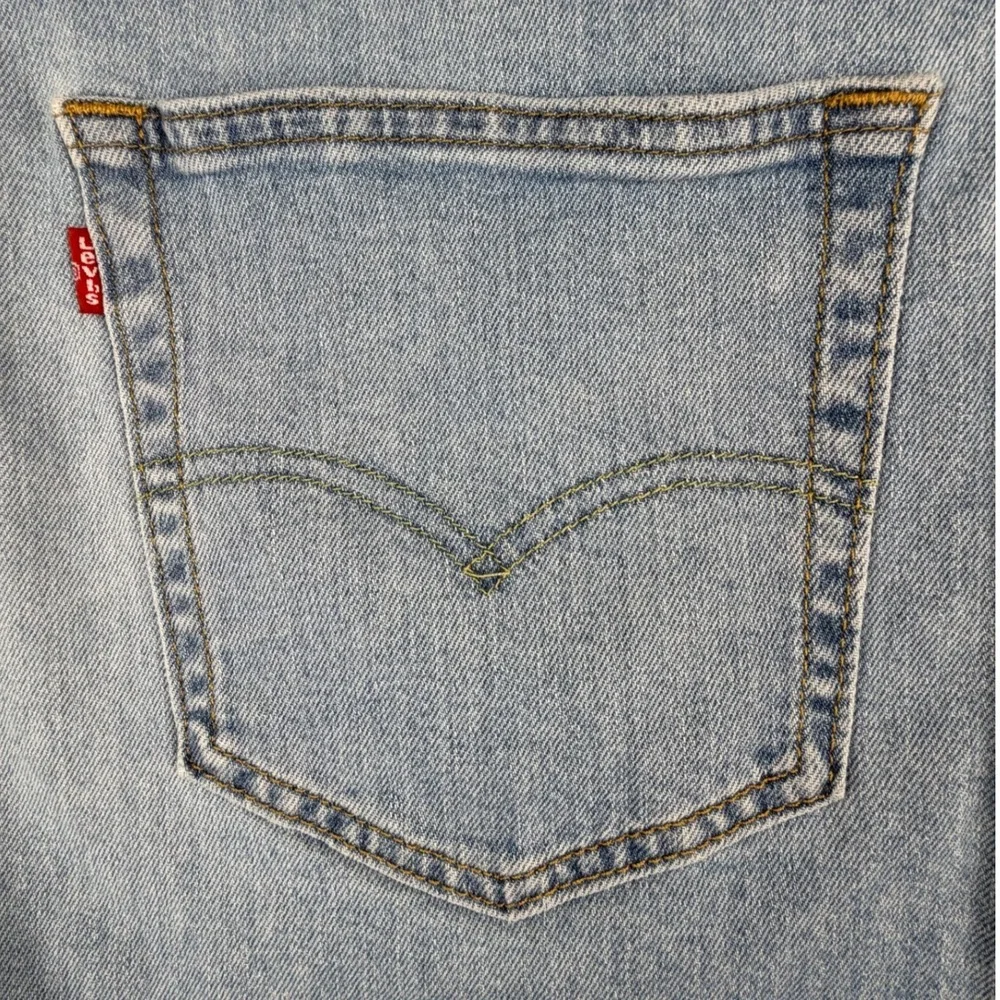 Levi Strauss 412 Slim Fit Denim Shorts Mens 42 Light Wash Blue 39387-0039